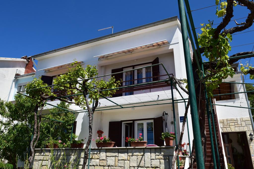 Peter Pan Apartments Palit Exterior photo